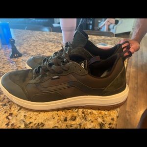 Mens Vans Ultra Range Size 13